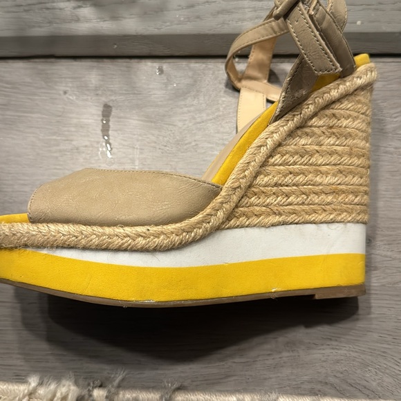 Elle wedge size 8 yellow trimmed shoes comfy worn once minor flaws see pics - Picture 12 of 12